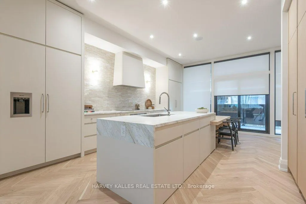 Photo 17 of 36 Evergreen Gardens, Toronto, Leaside — HOMEH