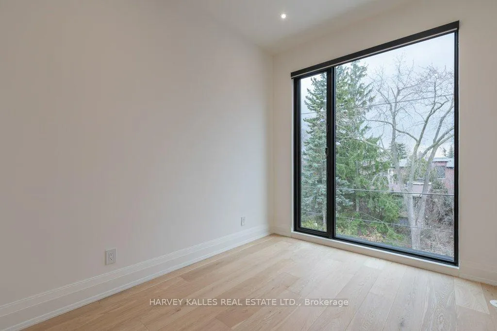 Photo 32 of 36 Evergreen Gardens, Toronto, Leaside — HOMEH