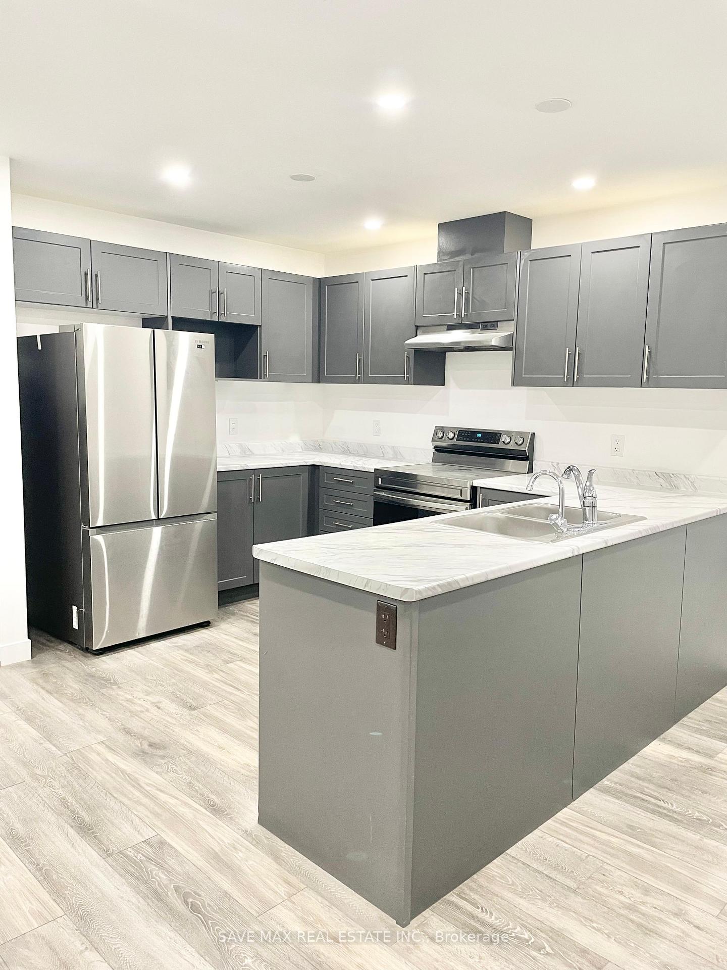Photo 2 of 44 Pony Way, Kitchener — HOMEH