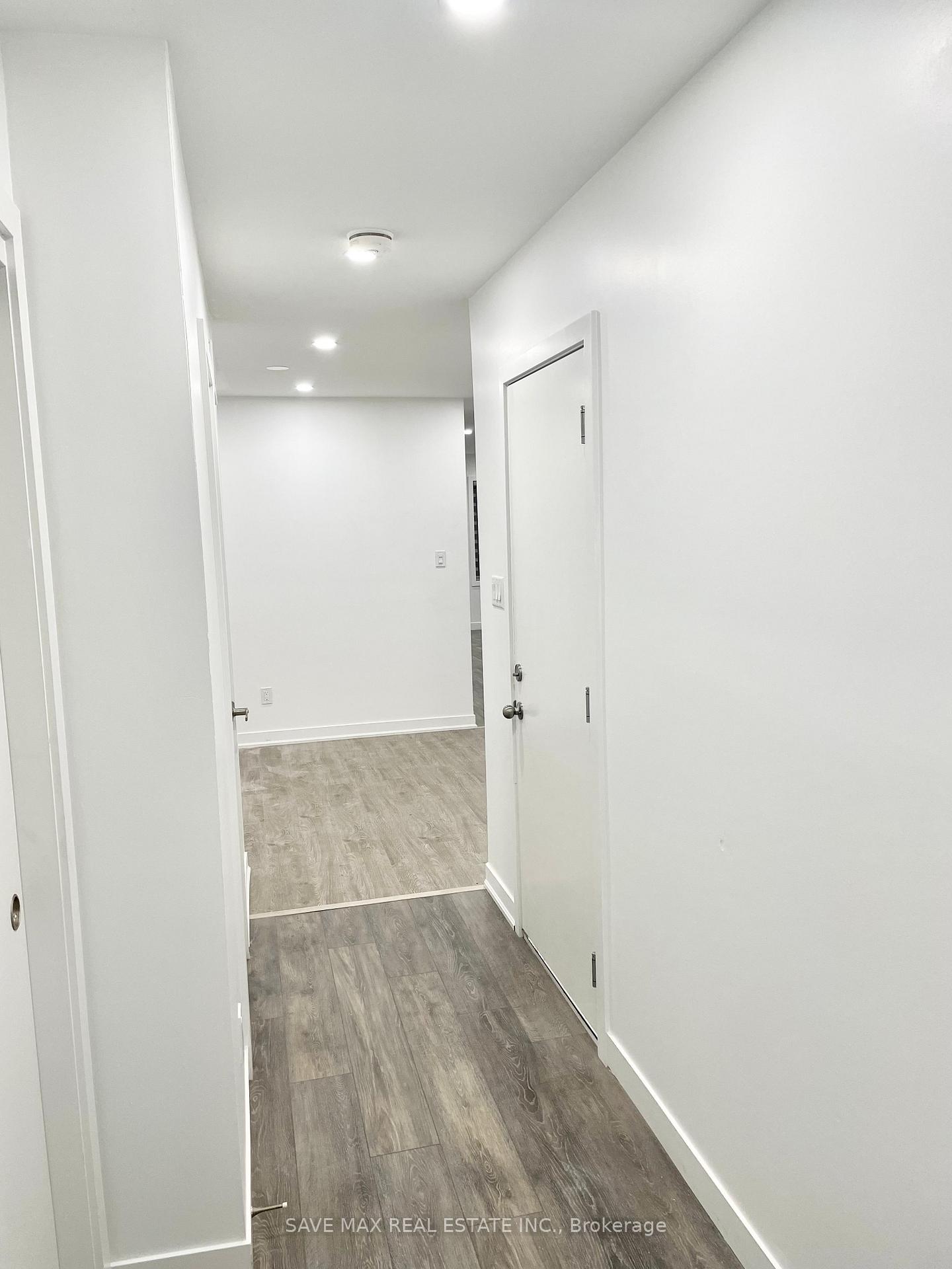 Photo 5 of 44 Pony Way, Kitchener — HOMEH