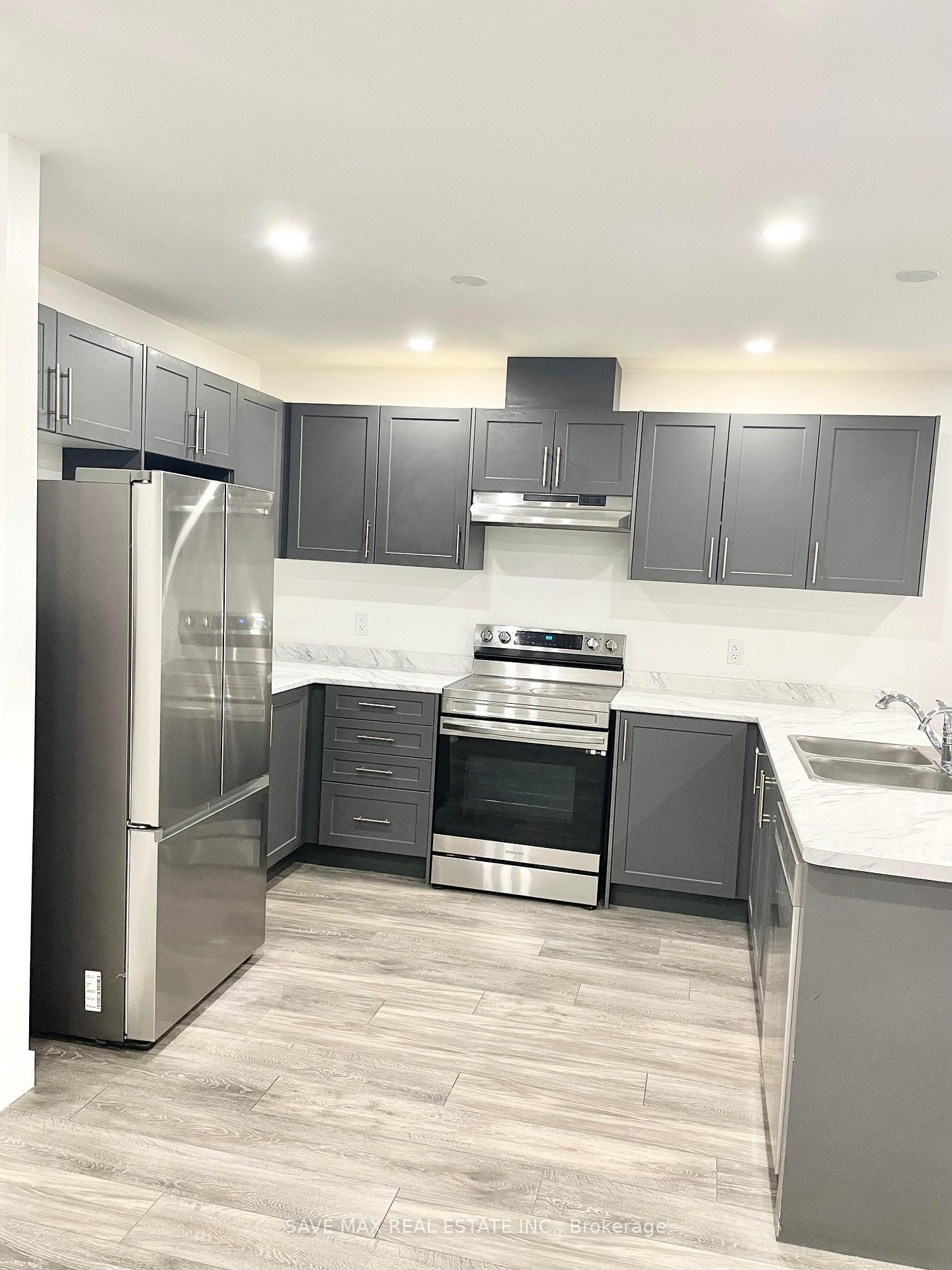 Photo 10 of 44 Pony Way, Kitchener — HOMEH