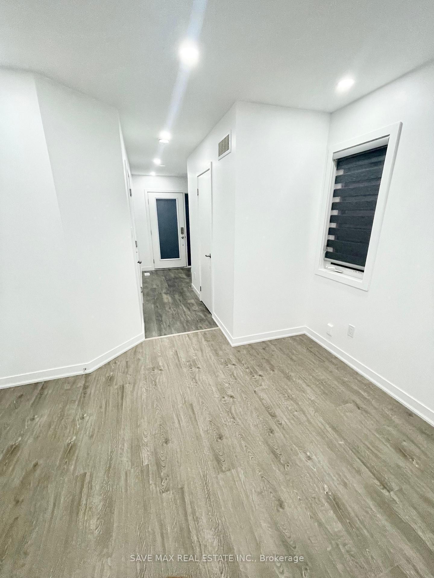 Photo 12 of 44 Pony Way, Kitchener — HOMEH