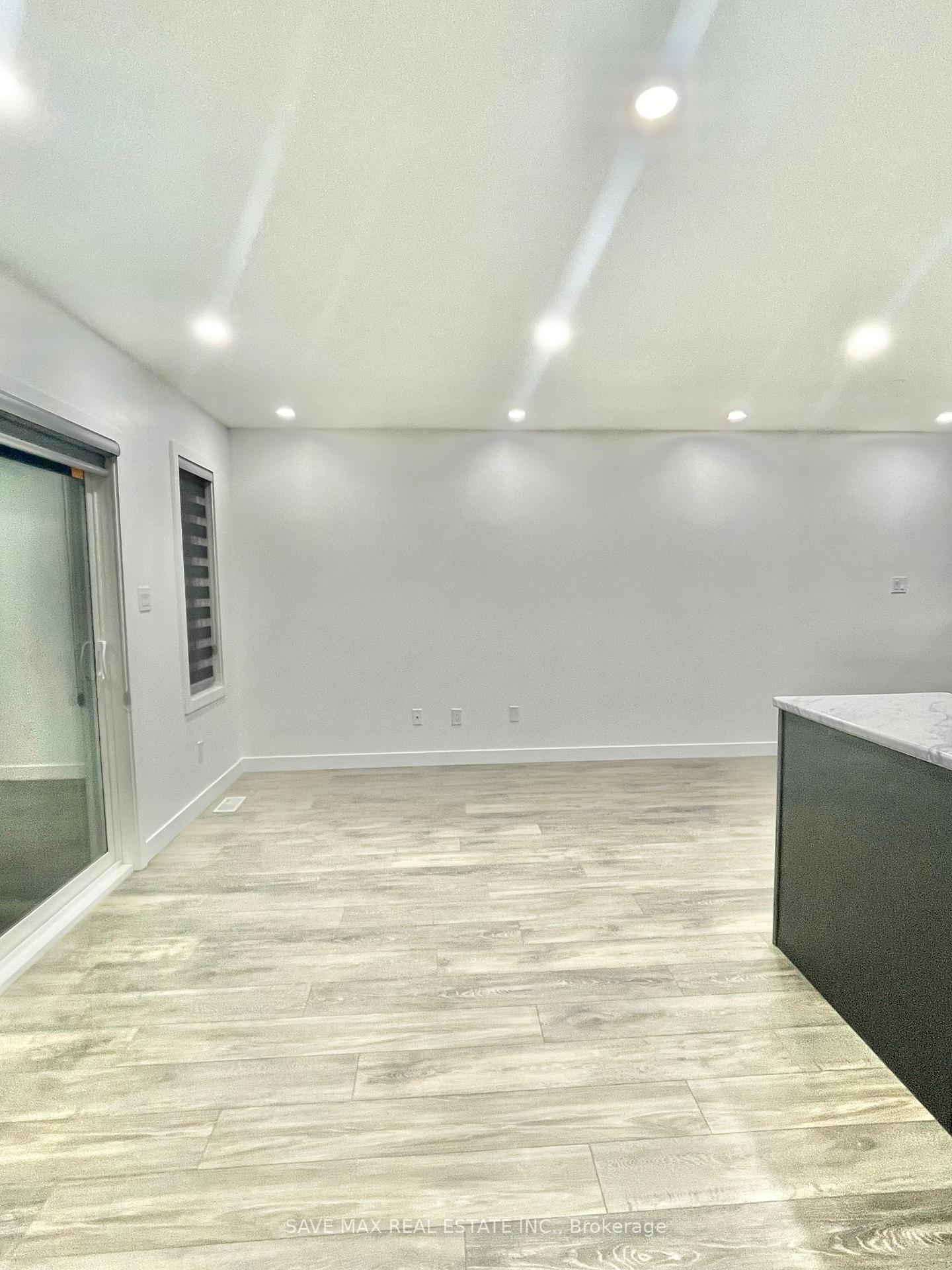 Photo 13 of 44 Pony Way, Kitchener — HOMEH