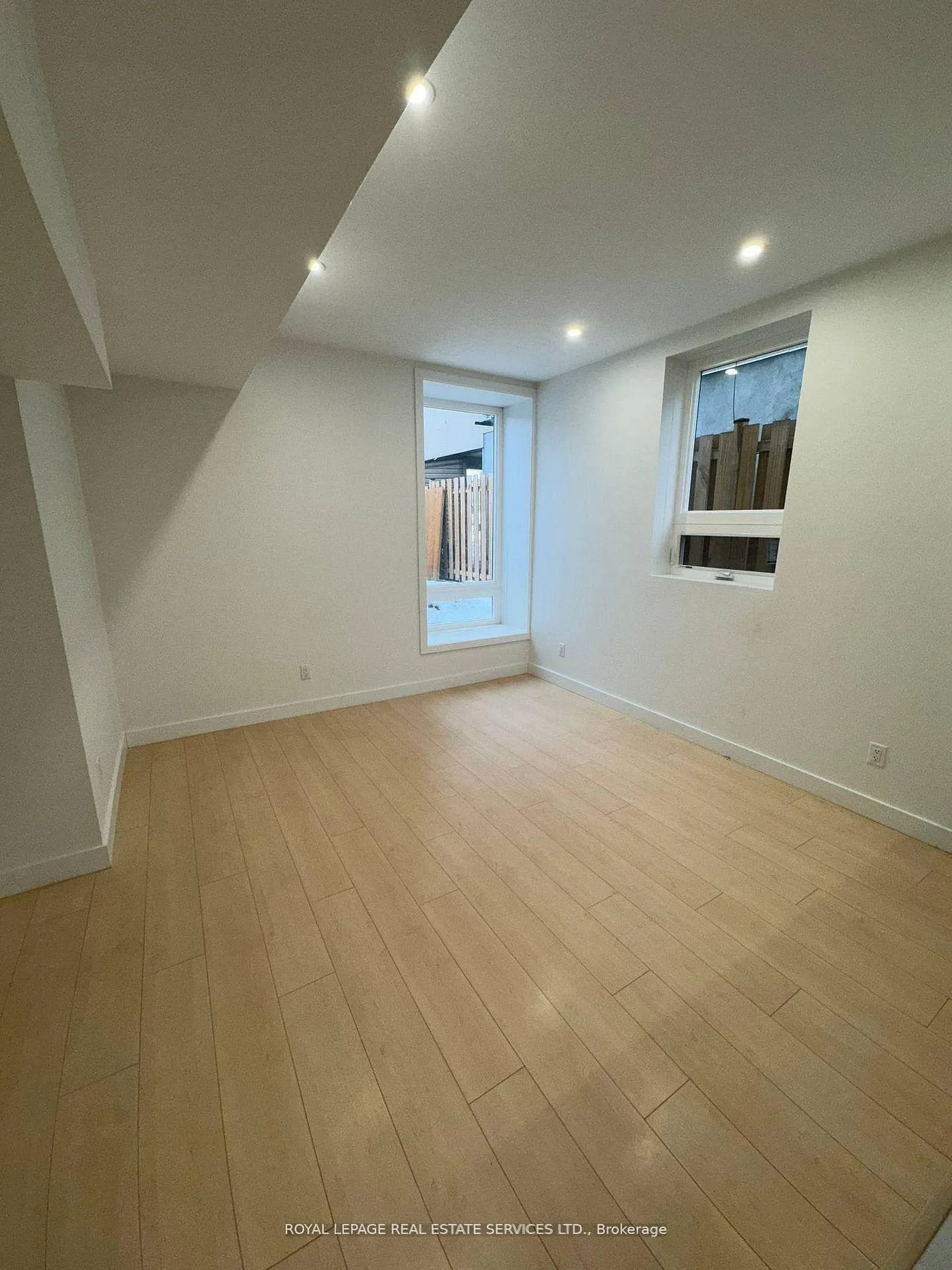 Photo 4 of Unit 2, 4B Huron Avenue N, Ottawa, Ottawa West — HOMEH