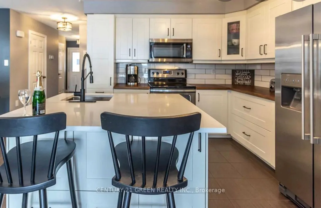 Photo 4 of Unit Main, 93 Oakes Crescent, Guelph, Grange Road — HOMEH