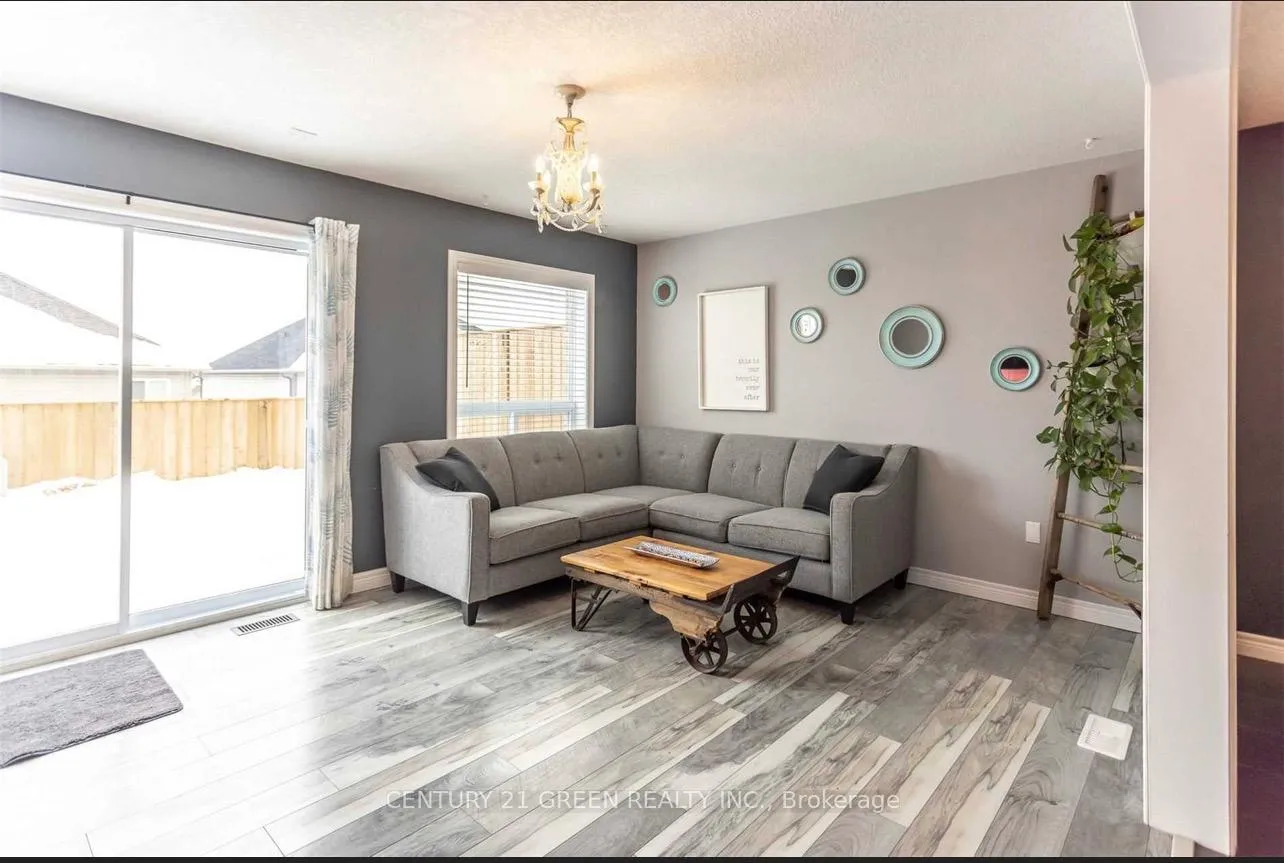 Photo 9 of Unit Main, 93 Oakes Crescent, Guelph, Grange Road — HOMEH