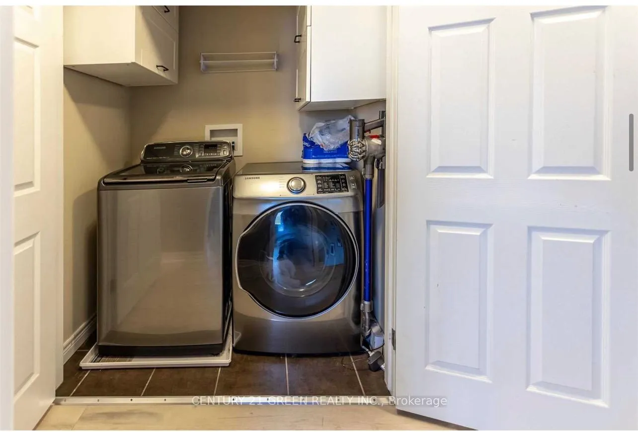 Photo 12 of Unit Main, 93 Oakes Crescent, Guelph, Grange Road — HOMEH