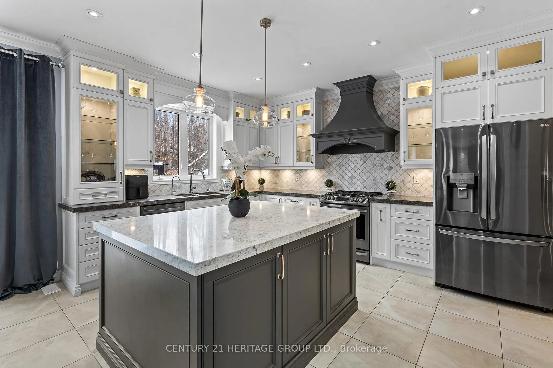 Photo 10 of 77 Trail Boulevard, Springwater, Centre Vespra — HOMEH