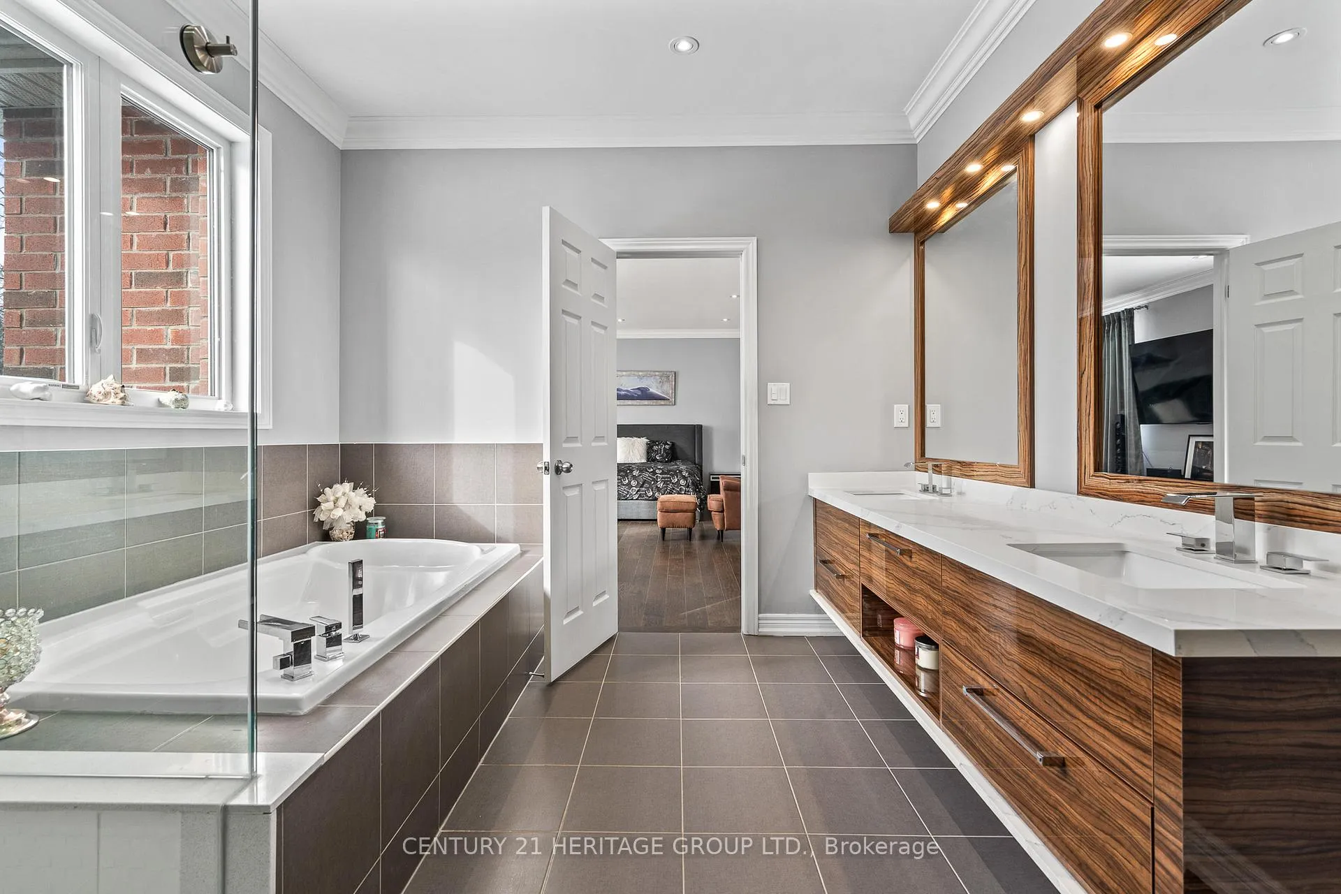 Photo 20 of 77 Trail Boulevard, Springwater, Centre Vespra — HOMEH