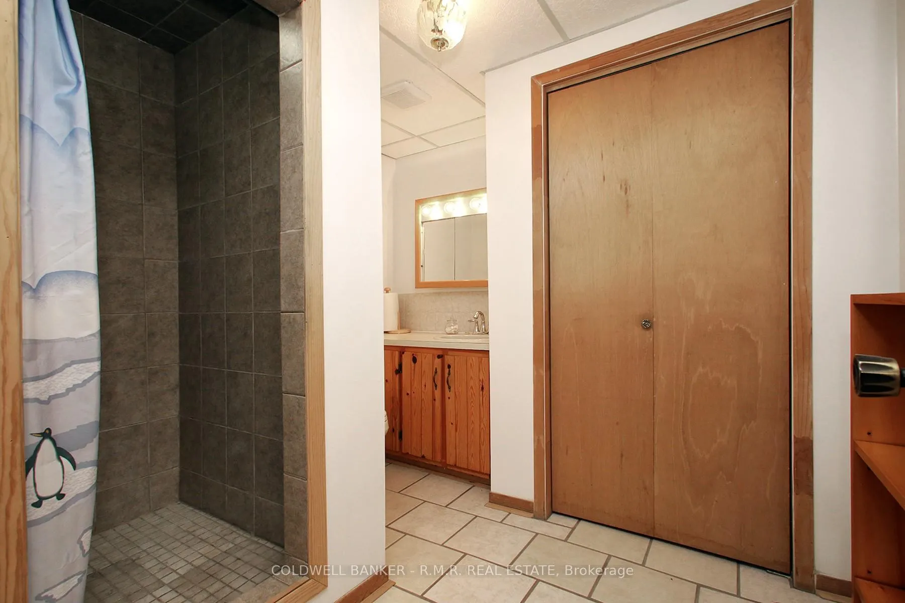 Photo 25 of 36 Loscombe Drive, Clarington, Bowmanville — HOMEH