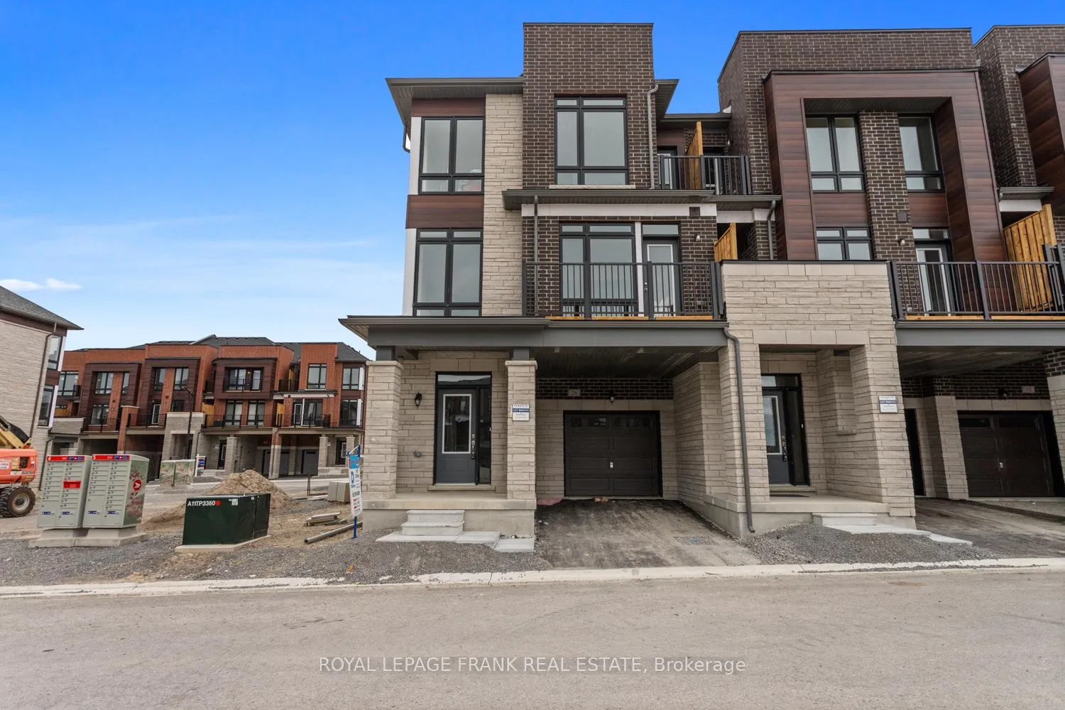 Photo 1 of 26 Gunton Street, Aurora, Bayview Northeast — HOMEH