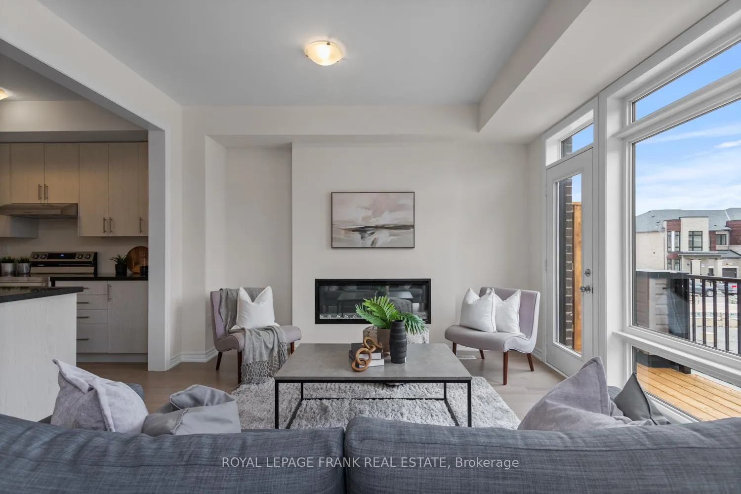 Photo 2 of 26 Gunton Street, Aurora, Bayview Northeast — HOMEH