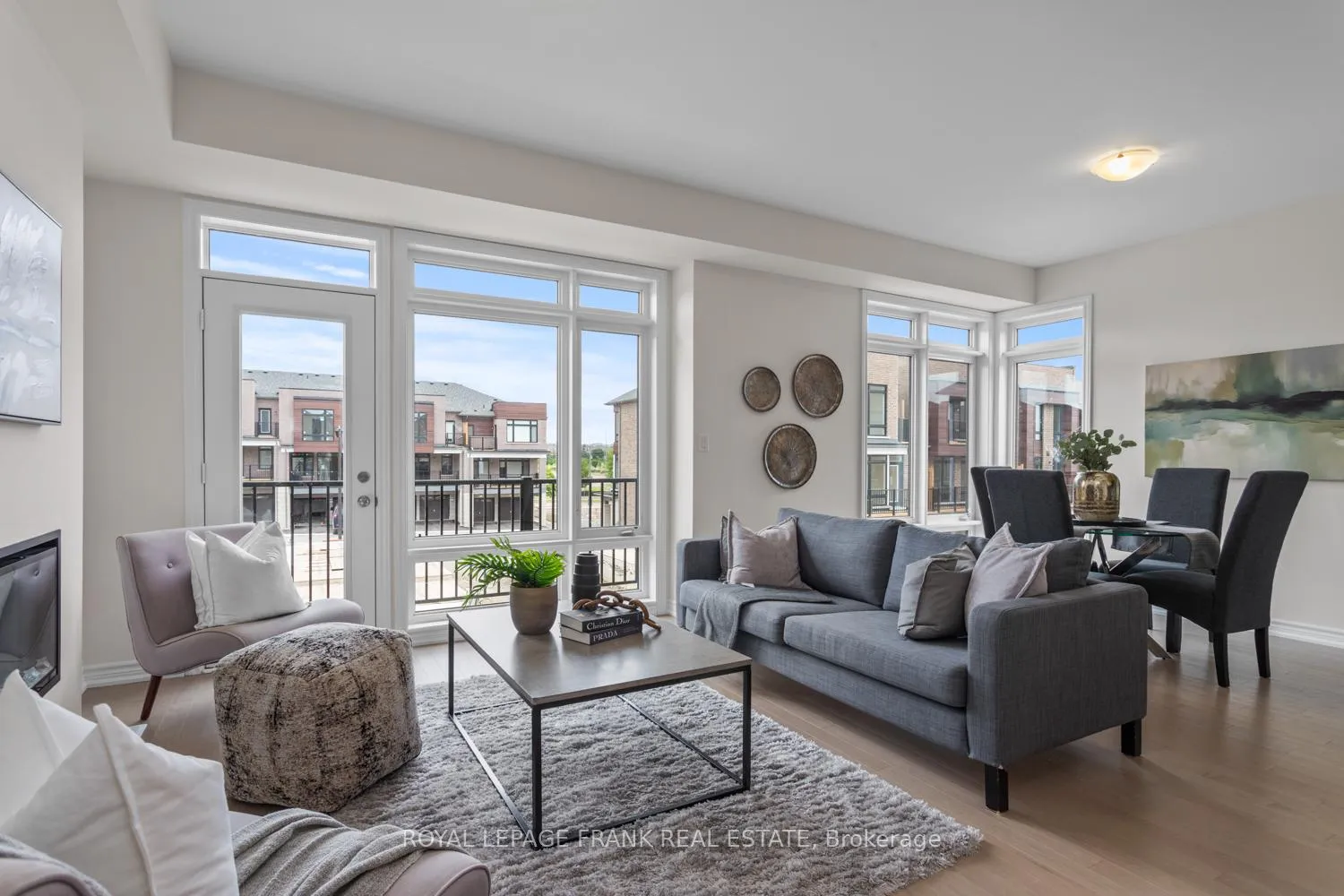 Photo 3 of 26 Gunton Street, Aurora, Bayview Northeast — HOMEH