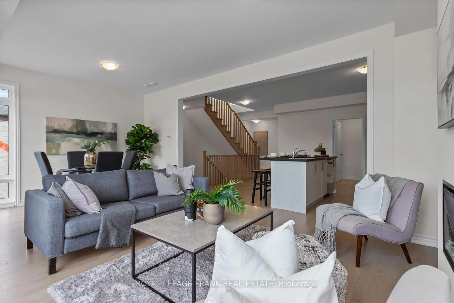 Photo 4 of 26 Gunton Street, Aurora, Bayview Northeast — HOMEH