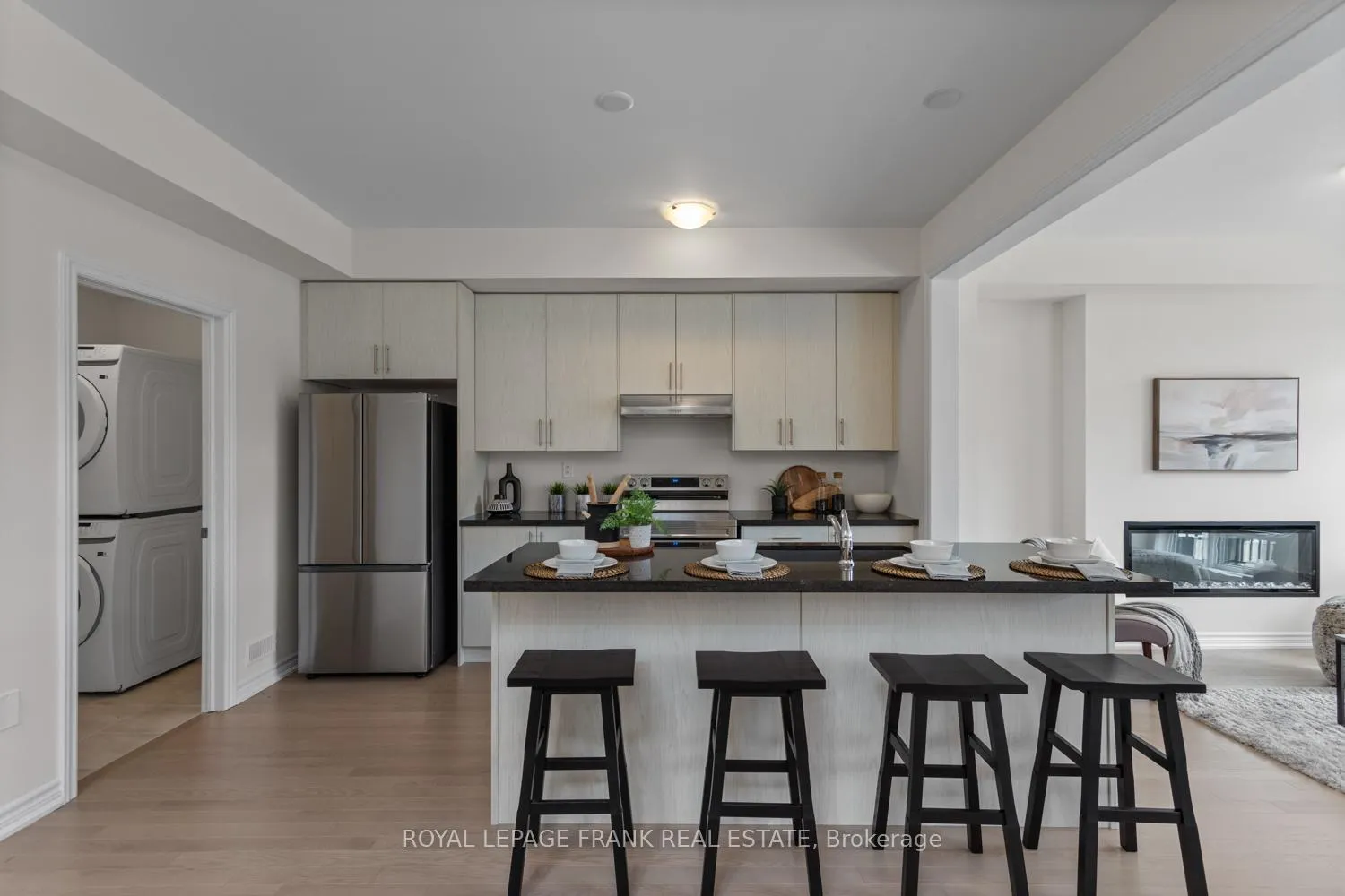 Photo 9 of 26 Gunton Street, Aurora, Bayview Northeast — HOMEH