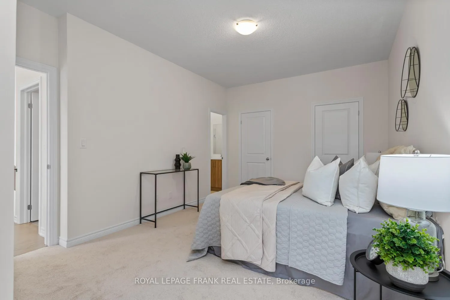 Photo 13 of 26 Gunton Street, Aurora, Bayview Northeast — HOMEH