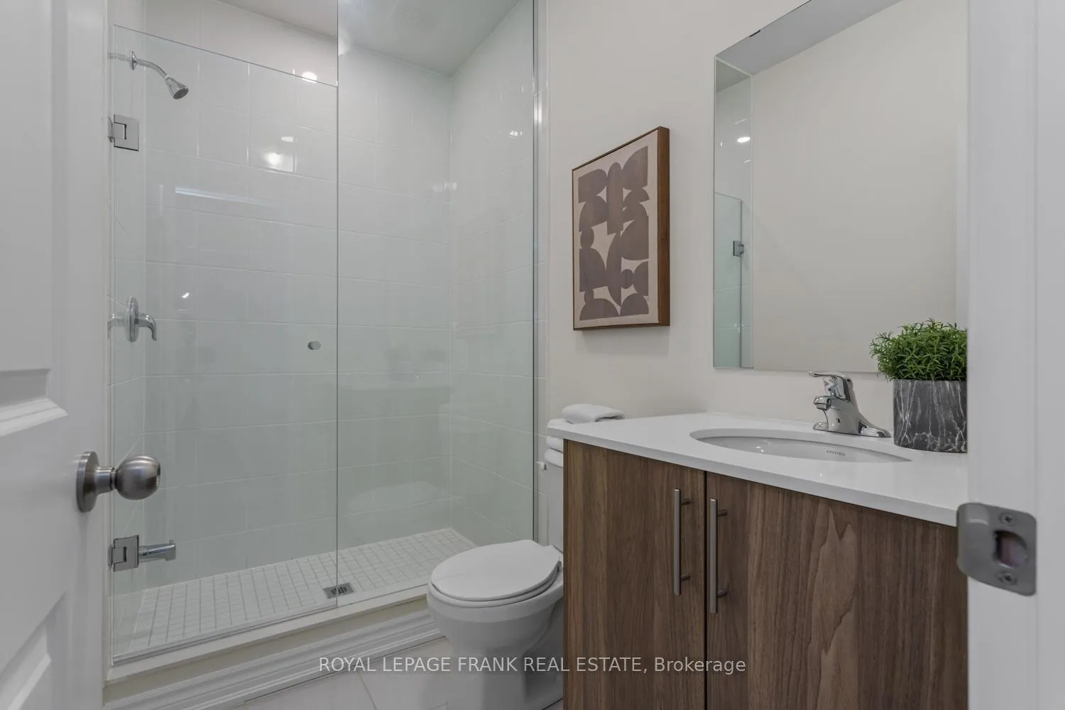 Photo 14 of 26 Gunton Street, Aurora, Bayview Northeast — HOMEH