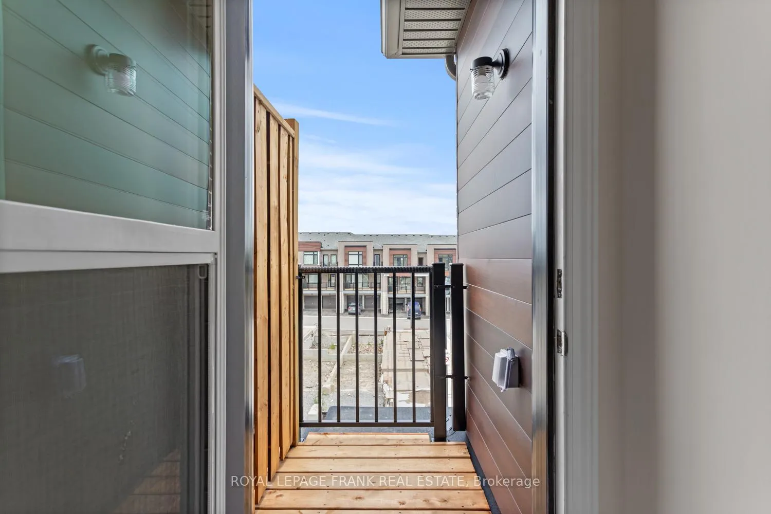Photo 15 of 26 Gunton Street, Aurora, Bayview Northeast — HOMEH