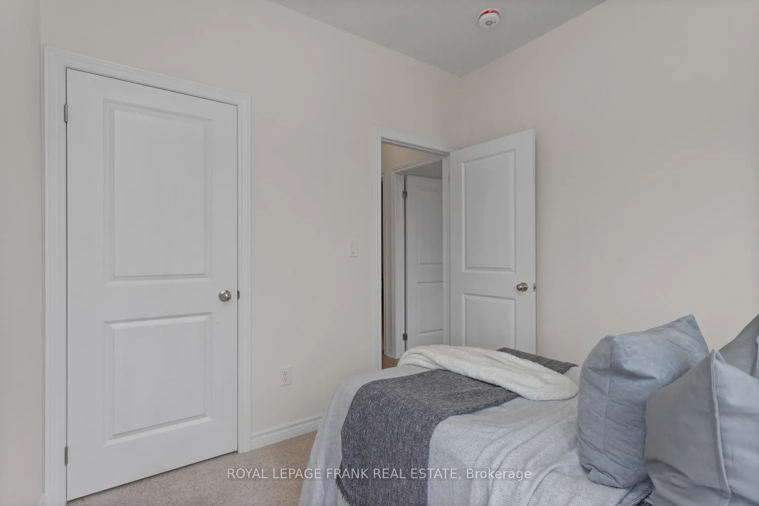 Photo 20 of 26 Gunton Street, Aurora, Bayview Northeast — HOMEH