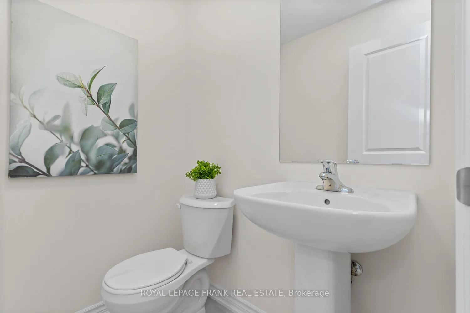Photo 21 of 26 Gunton Street, Aurora, Bayview Northeast — HOMEH