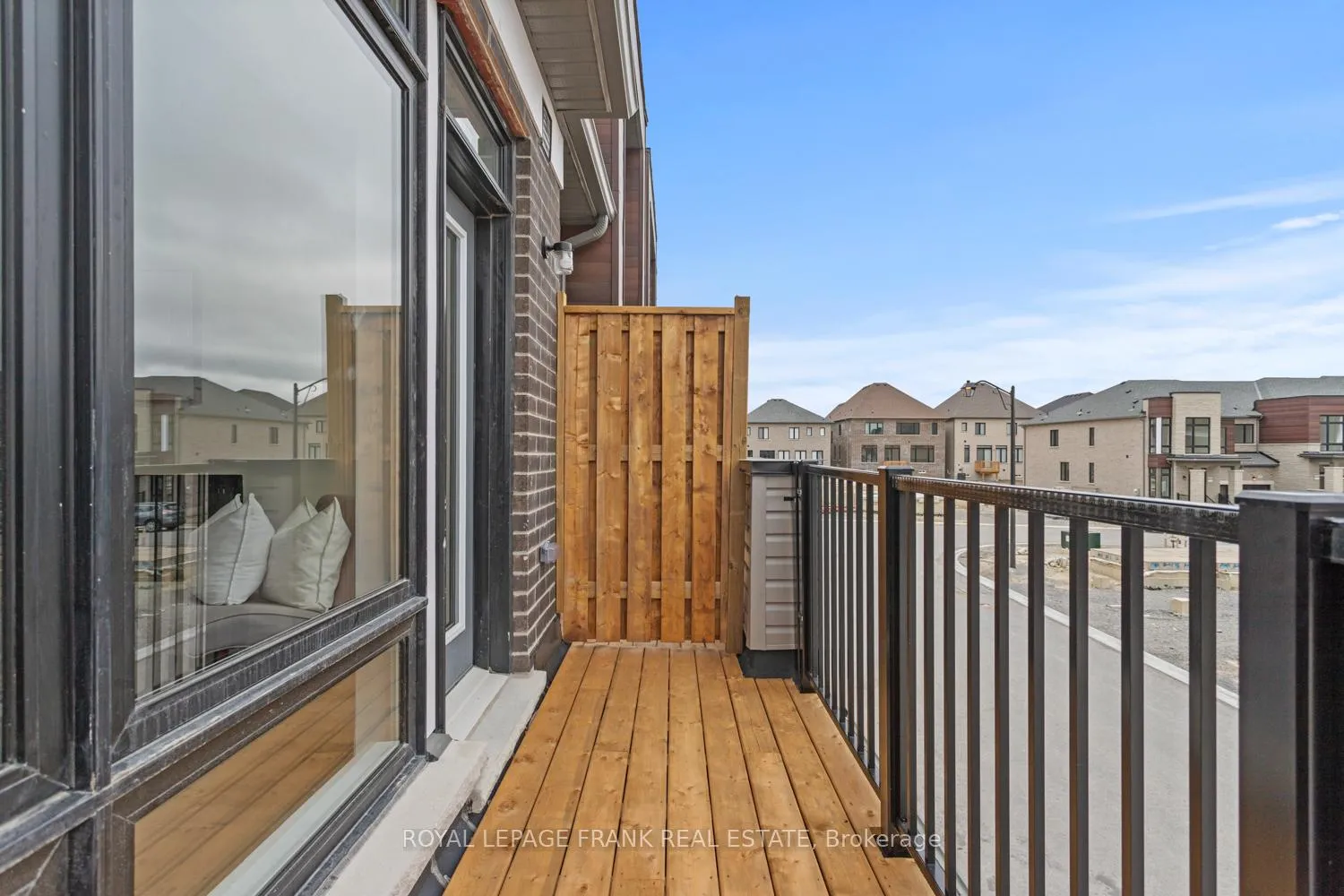 Photo 25 of 26 Gunton Street, Aurora, Bayview Northeast — HOMEH