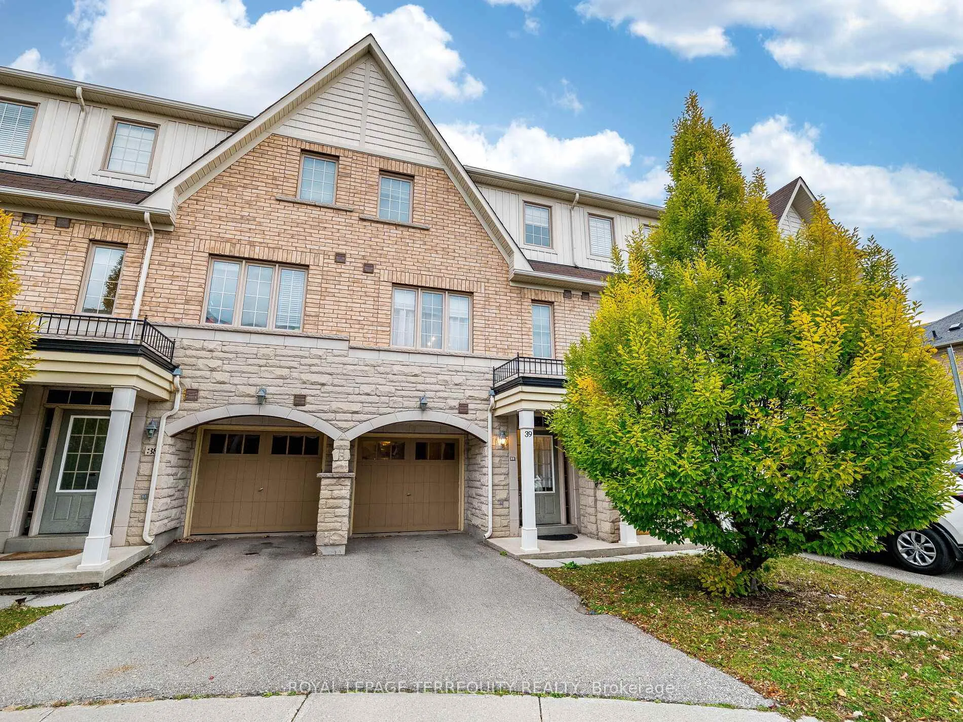 Front of Unit 39, 2171 Fiddlers Way