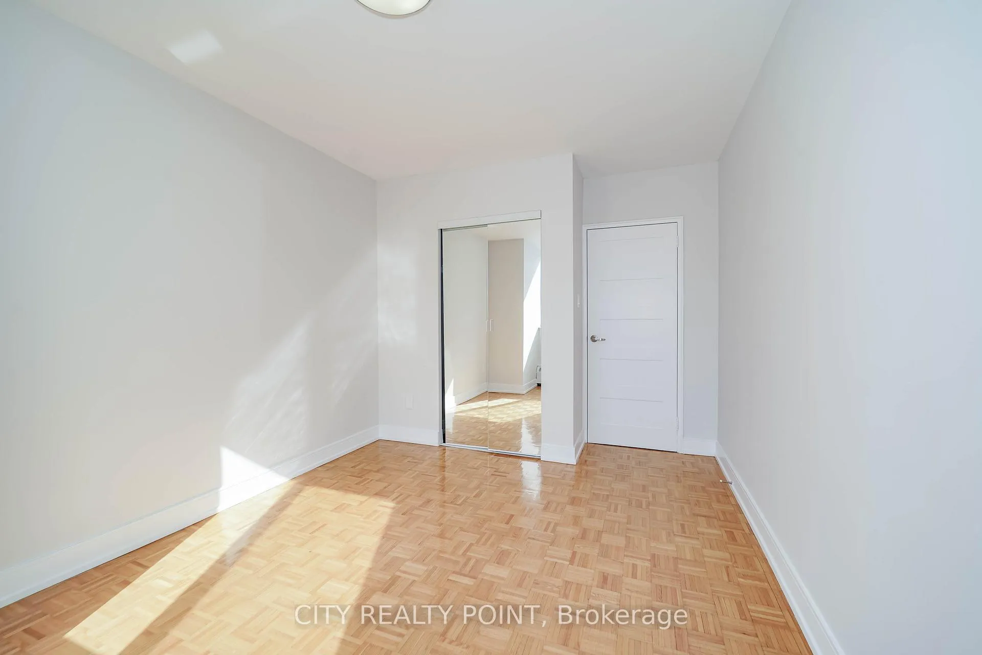 Photo 14 of Unit 407, 10 Shallmar Boulevard, Toronto, Forest Hill North — HOMEH