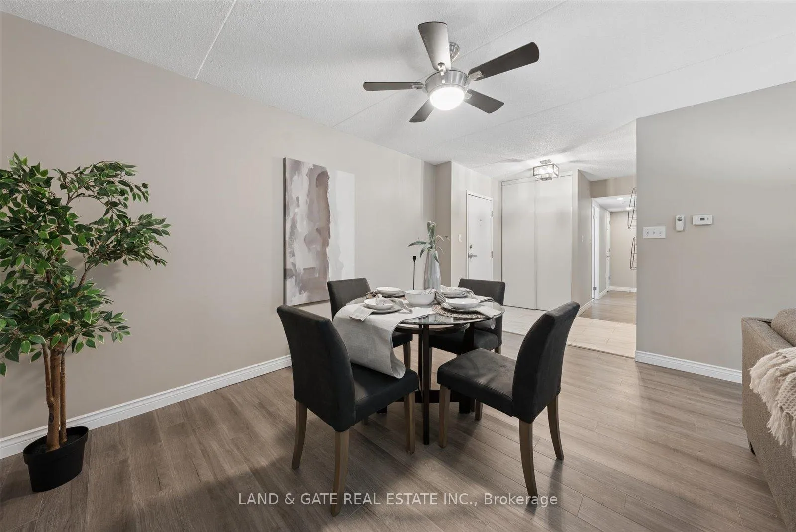 Photo 7 of Unit 103, 95 Wellington Street, Clarington, Bowmanville — HOMEH