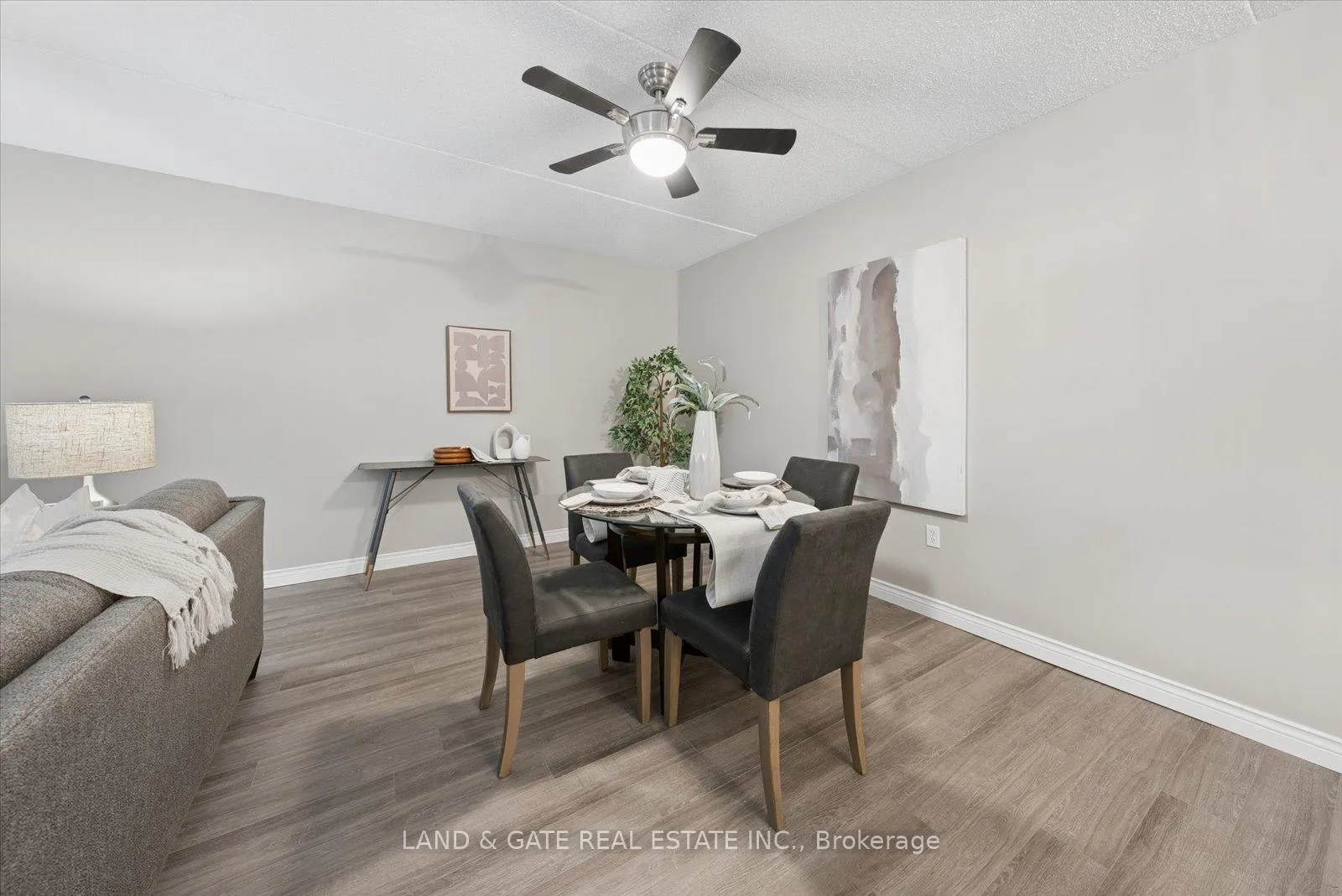 Photo 9 of Unit 103, 95 Wellington Street, Clarington, Bowmanville — HOMEH