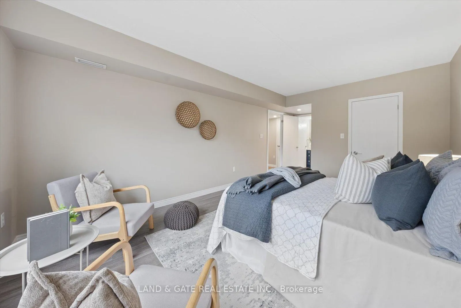 Photo 32 of Unit 103, 95 Wellington Street, Clarington, Bowmanville — HOMEH