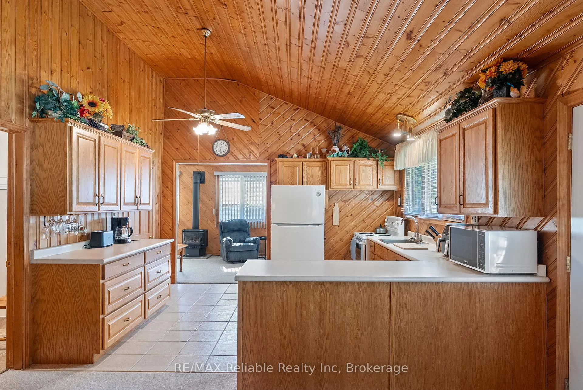 Photo 11 of 77556 Melena Drive, Bluewater, Bayfield — HOMEH
