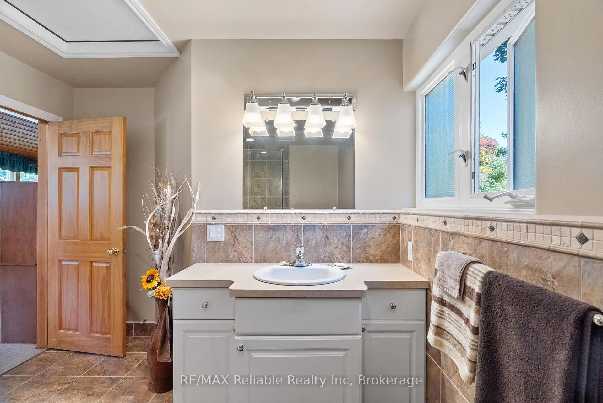 Photo 21 of 77556 Melena Drive, Bluewater, Bayfield — HOMEH
