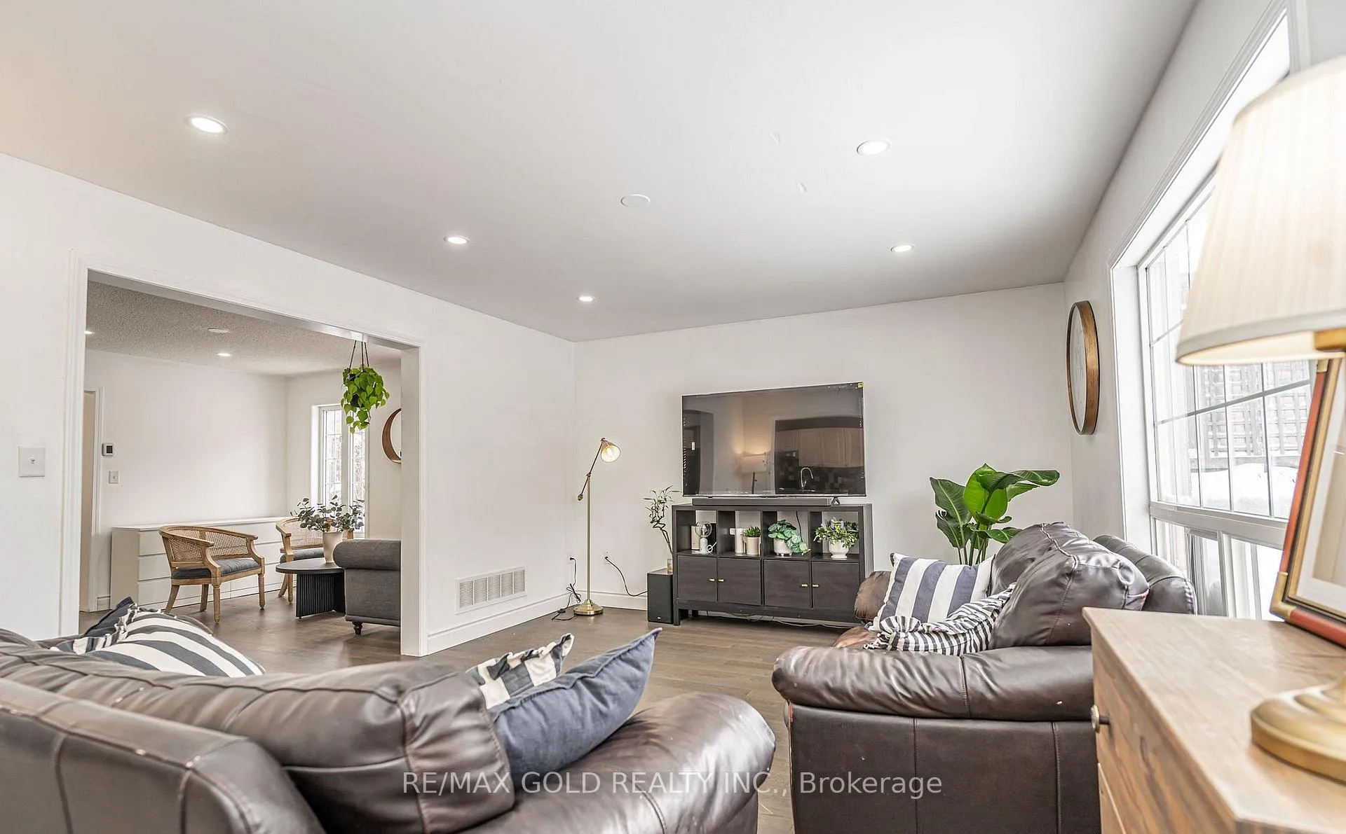 Photo 10 of 2 Zimmer Street, Brampton, Gore Industrial North — HOMEH
