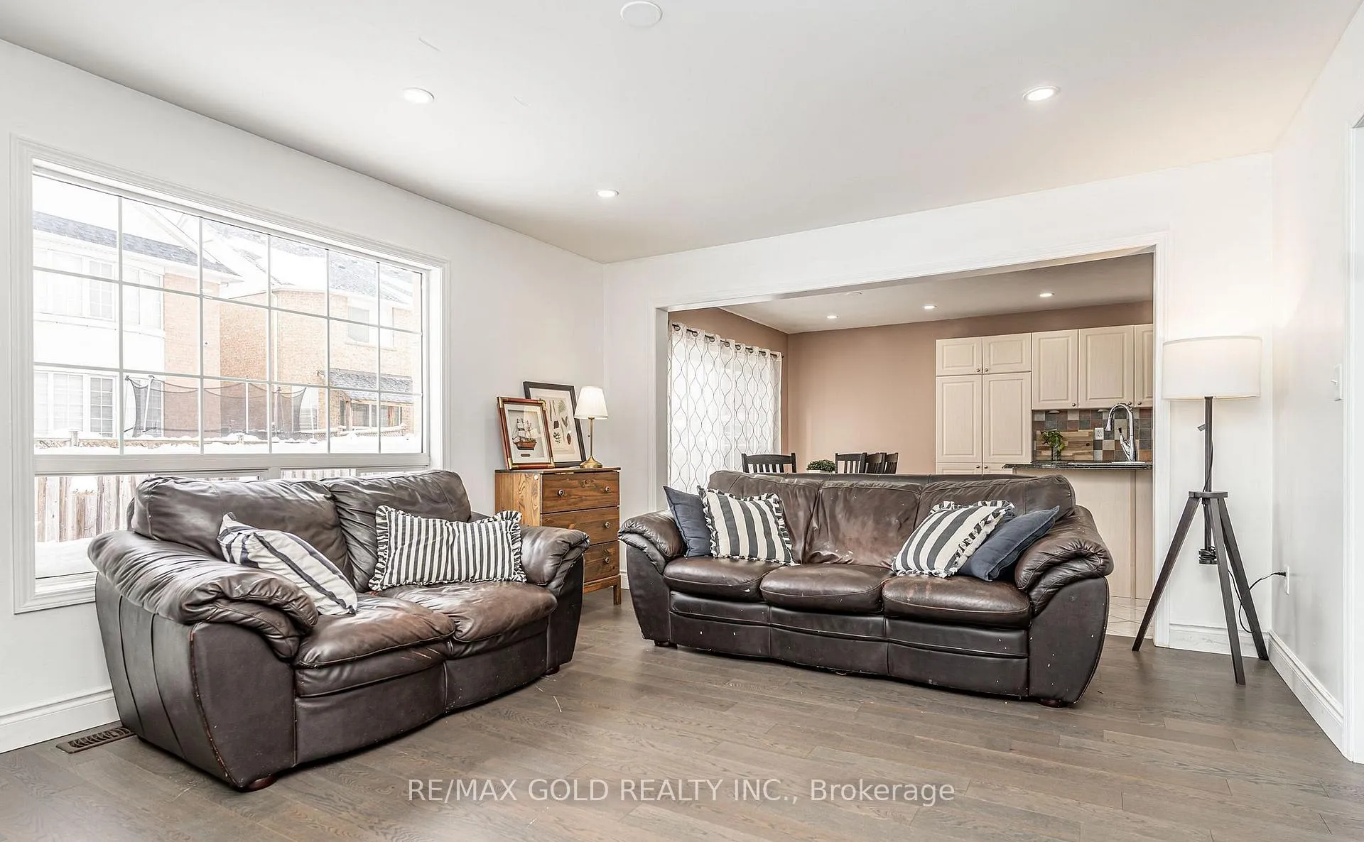 Photo 11 of 2 Zimmer Street, Brampton, Gore Industrial North — HOMEH