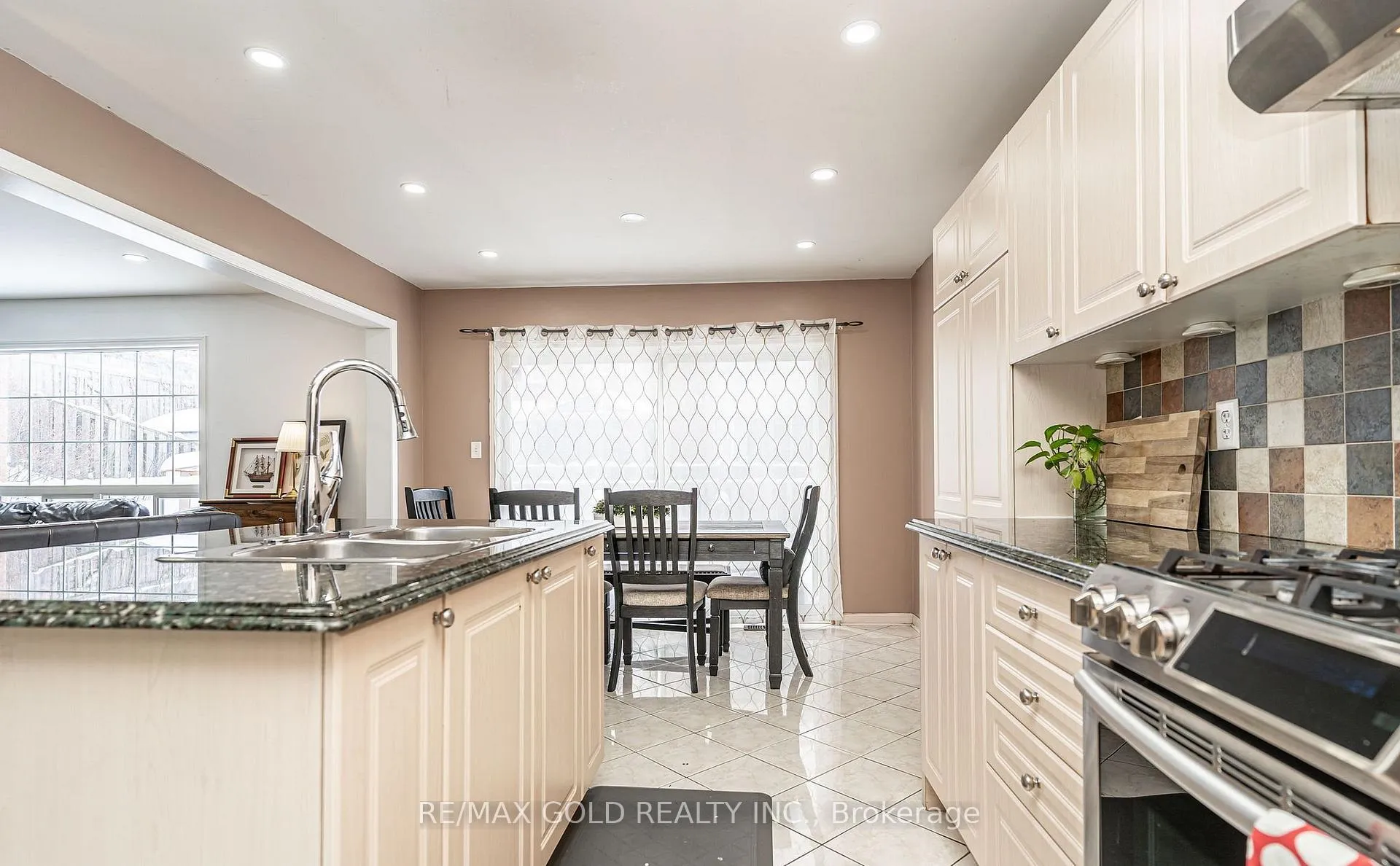 Photo 17 of 2 Zimmer Street, Brampton, Gore Industrial North — HOMEH