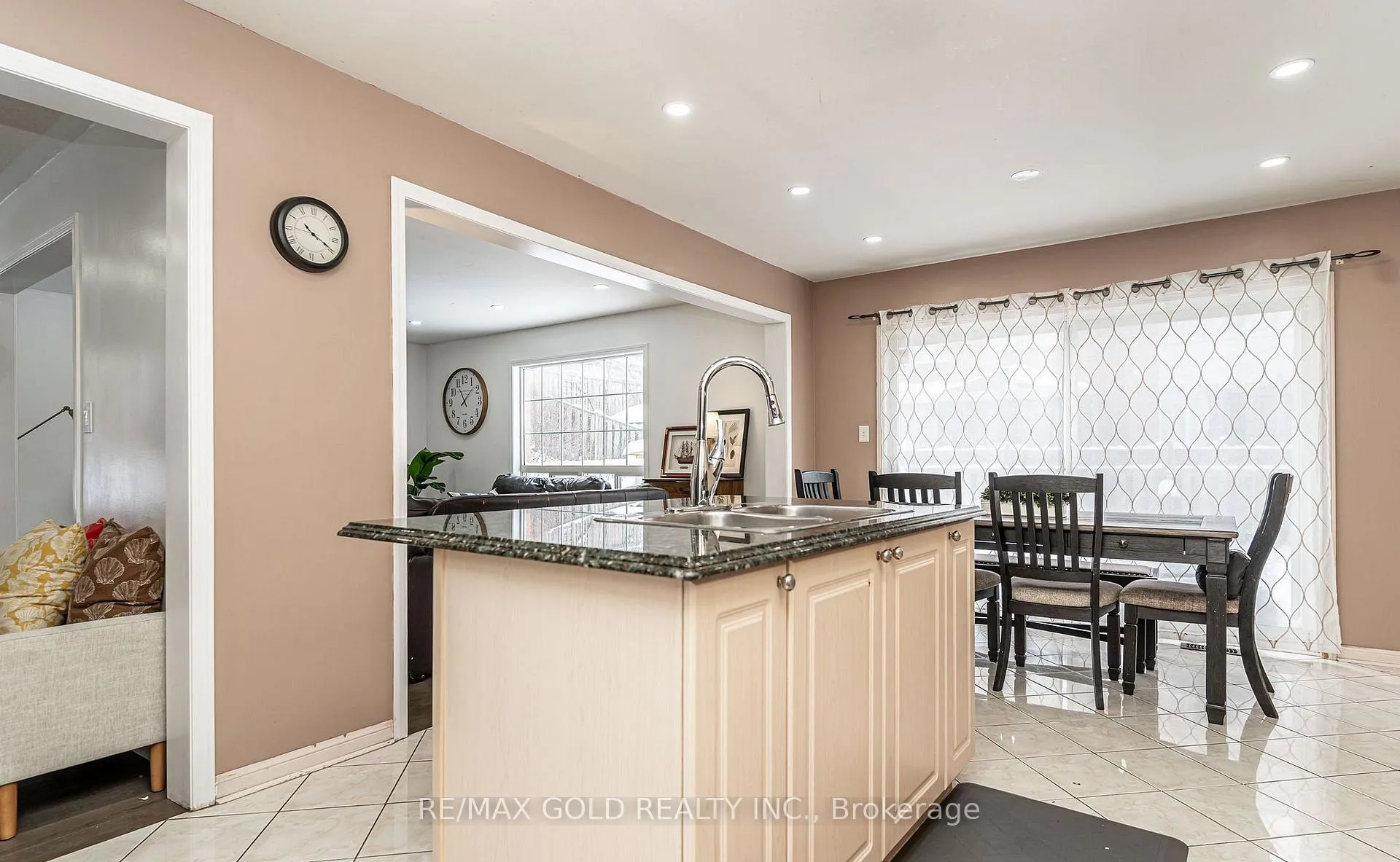 Photo 18 of 2 Zimmer Street, Brampton, Gore Industrial North — HOMEH