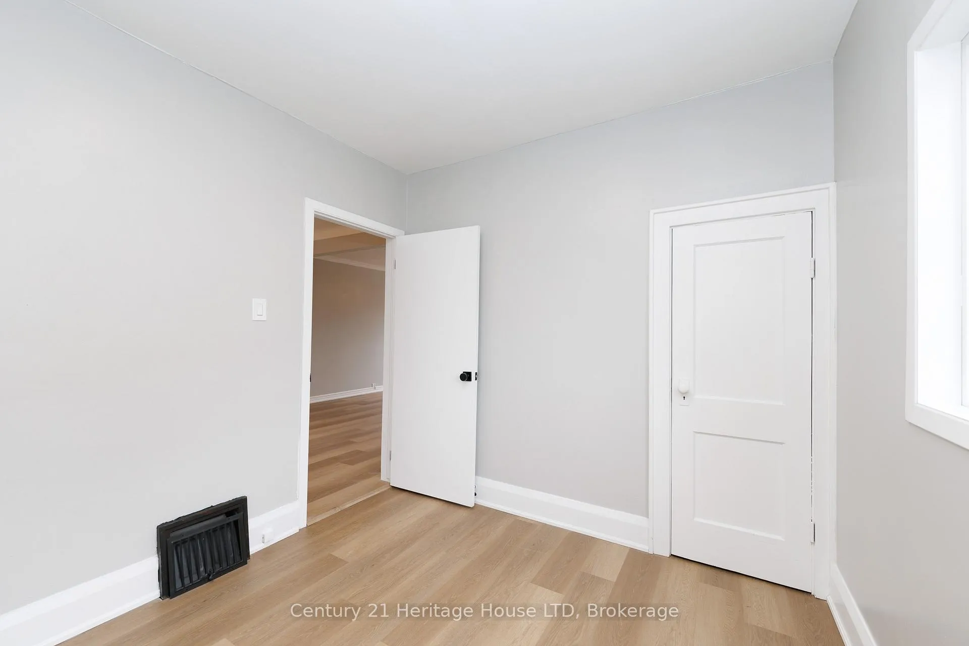 Photo 18 of 64 Patricia Street, Thorold, Thorold Downtown — HOMEH