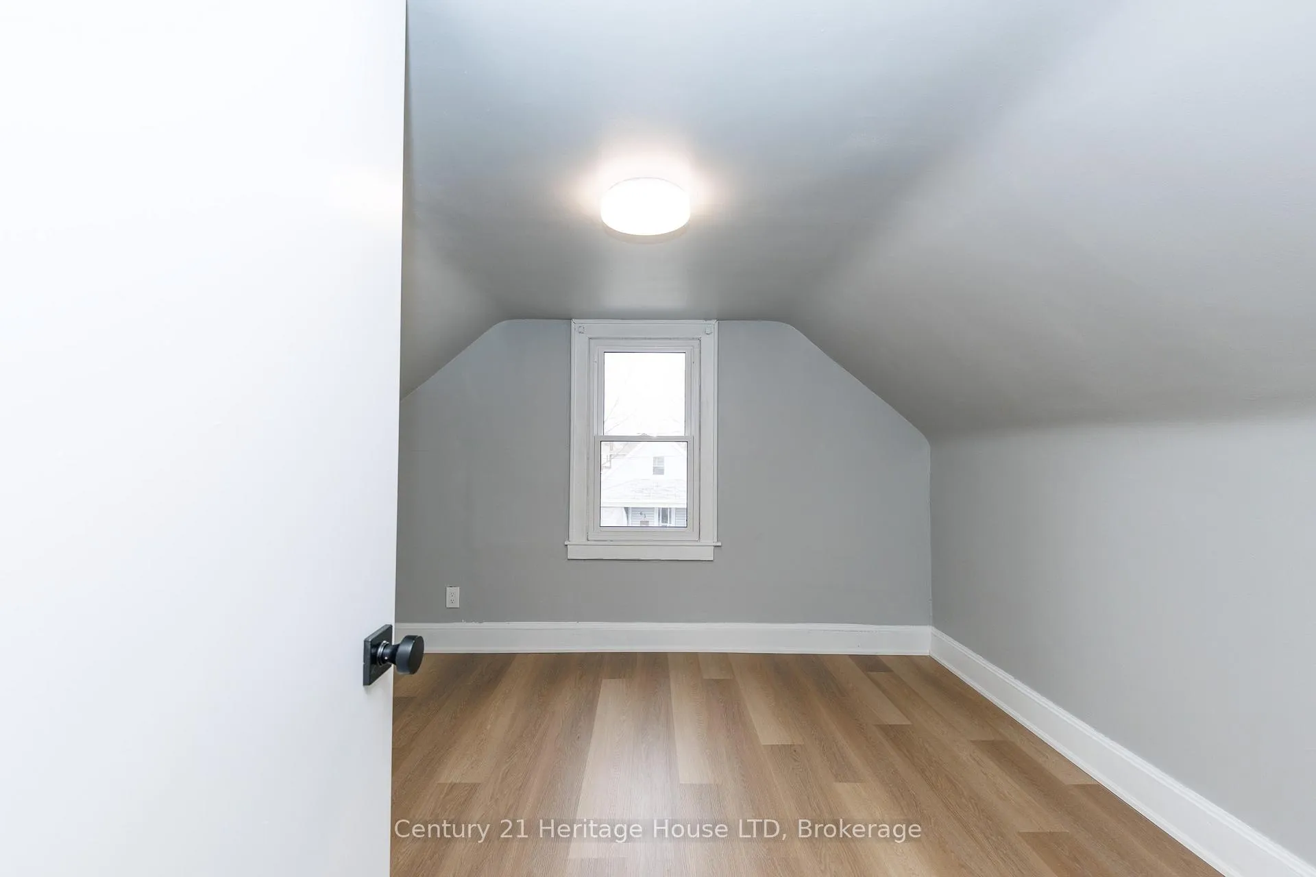 Photo 23 of 64 Patricia Street, Thorold, Thorold Downtown — HOMEH