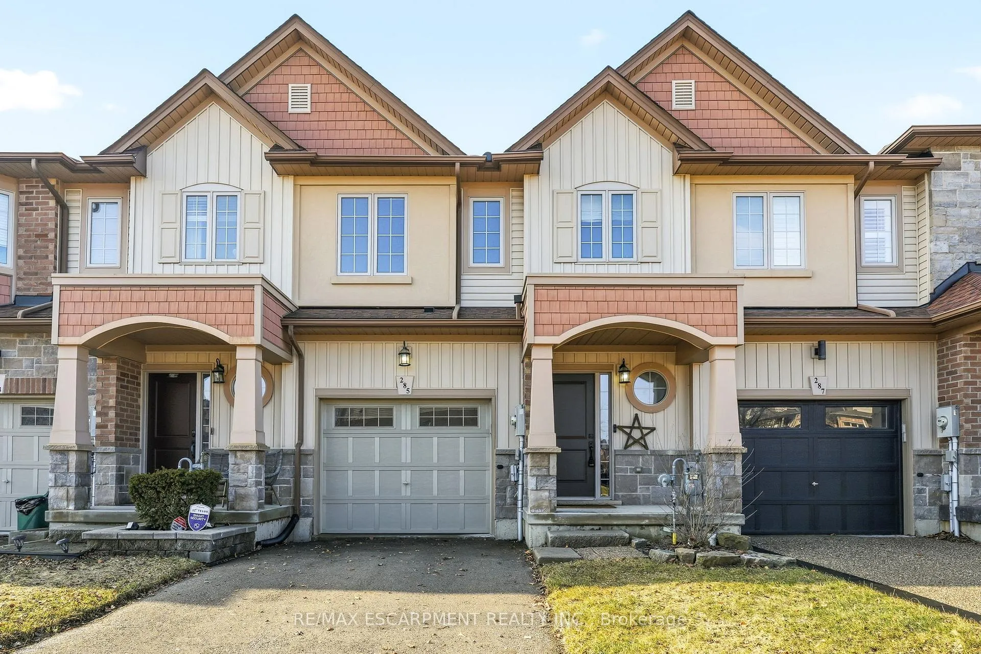 Photo 1 of 285 Pumpkin Pass, Hamilton, Binbrook — HOMEH