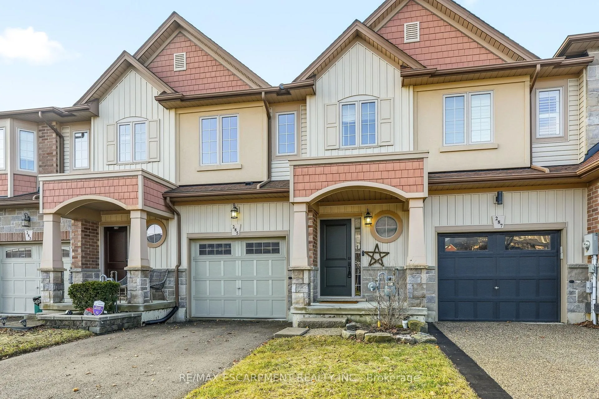 Photo 2 of 285 Pumpkin Pass, Hamilton, Binbrook — HOMEH