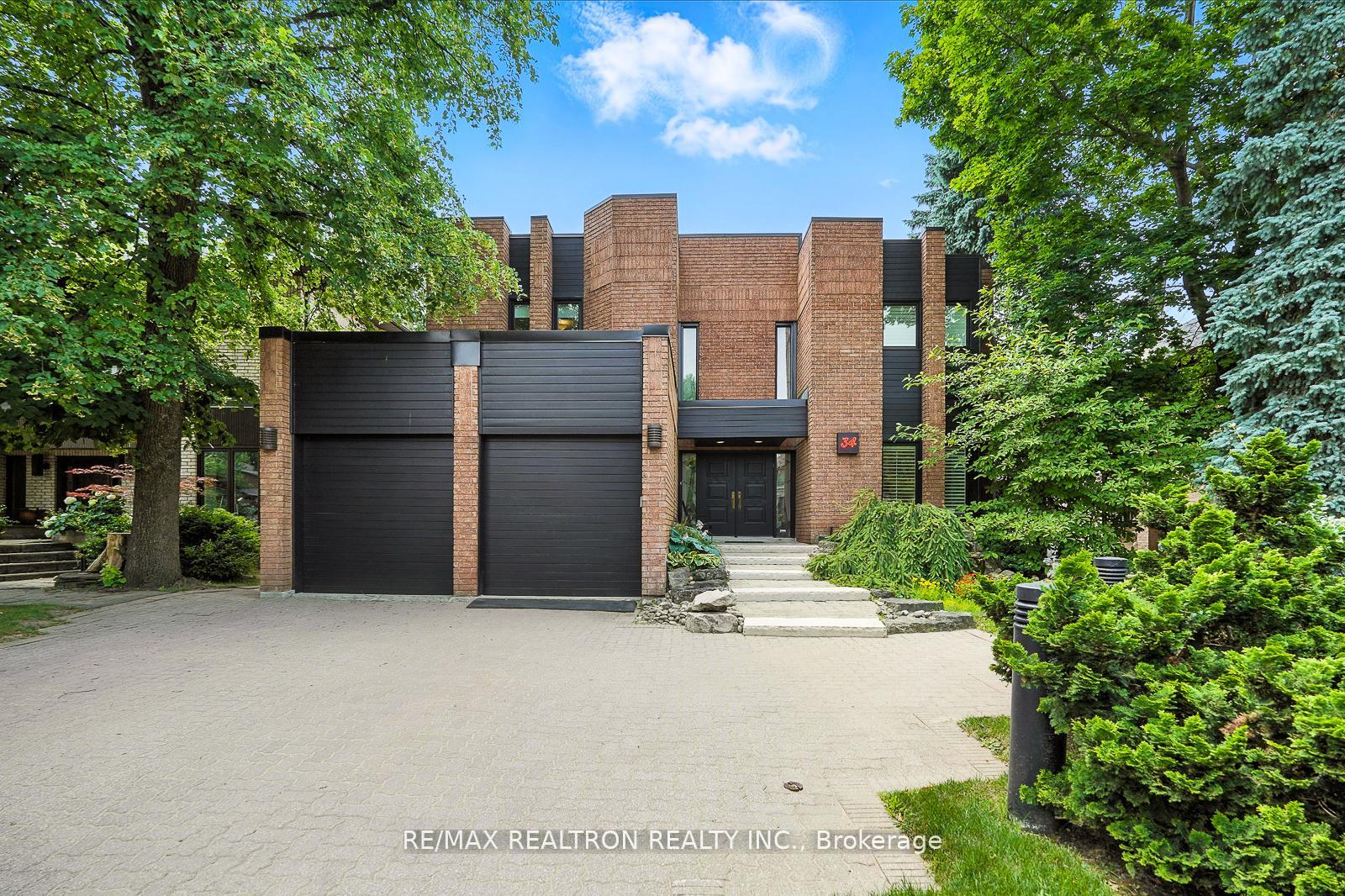 Photo 2 of 34 Prince Edward Boulevard, Markham, Thornlea — HOMEH