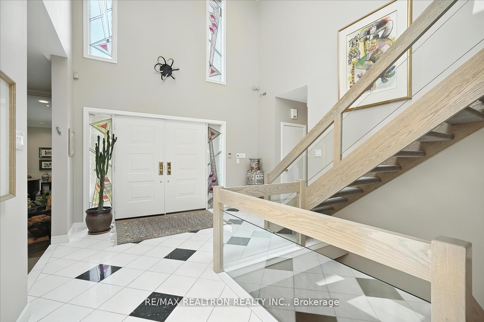 Photo 5 of 34 Prince Edward Boulevard, Markham, Thornlea — HOMEH
