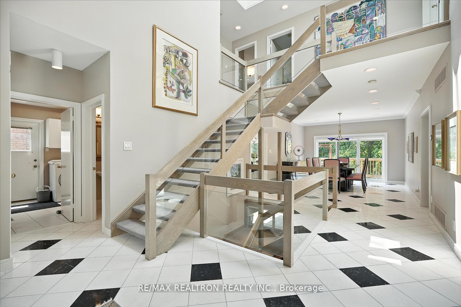 Photo 6 of 34 Prince Edward Boulevard, Markham, Thornlea — HOMEH