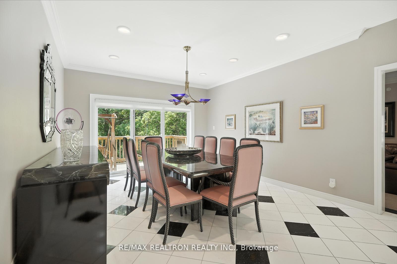 Photo 13 of 34 Prince Edward Boulevard, Markham, Thornlea — HOMEH