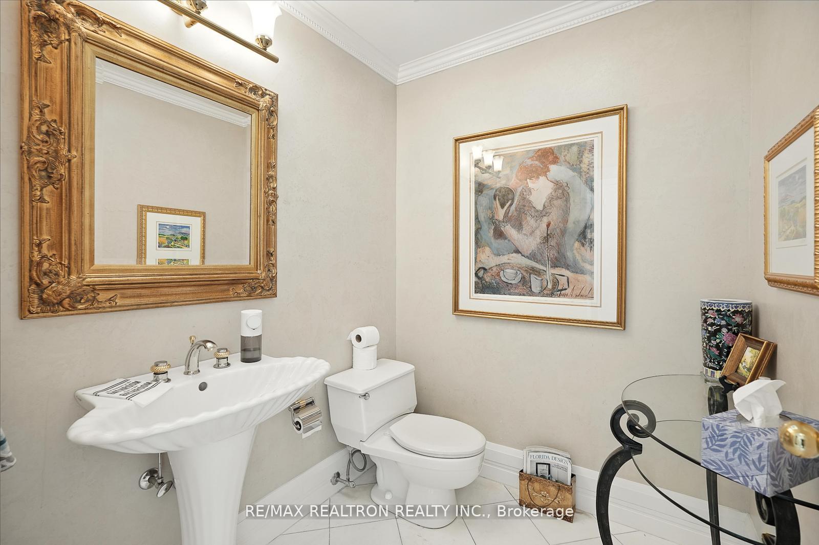 Photo 21 of 34 Prince Edward Boulevard, Markham, Thornlea — HOMEH