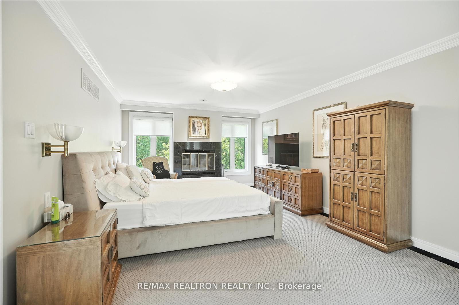 Photo 23 of 34 Prince Edward Boulevard, Markham, Thornlea — HOMEH