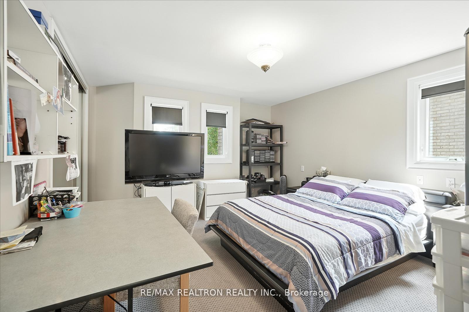 Photo 28 of 34 Prince Edward Boulevard, Markham, Thornlea — HOMEH
