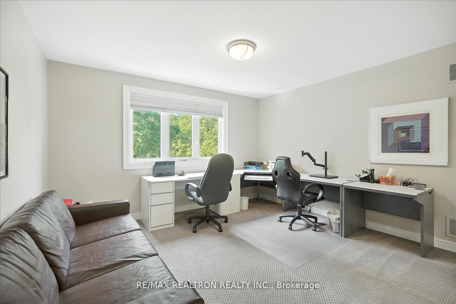 Photo 30 of 34 Prince Edward Boulevard, Markham, Thornlea — HOMEH
