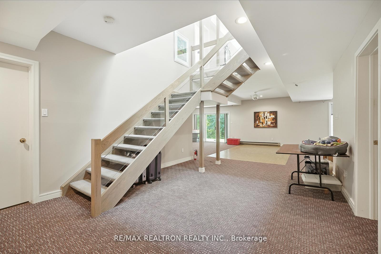 Photo 33 of 34 Prince Edward Boulevard, Markham, Thornlea — HOMEH