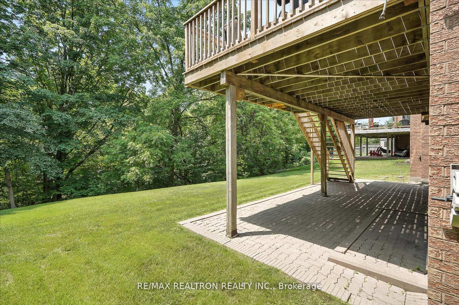 Photo 37 of 34 Prince Edward Boulevard, Markham, Thornlea — HOMEH